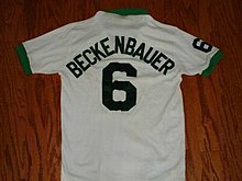 La maglia numero sei dei Cosmos di Franz Beckenbauer