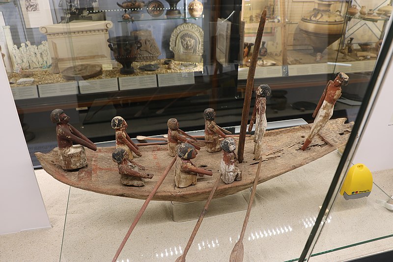 ファイル:Beni Hasan model funerary boat, left side.jpg