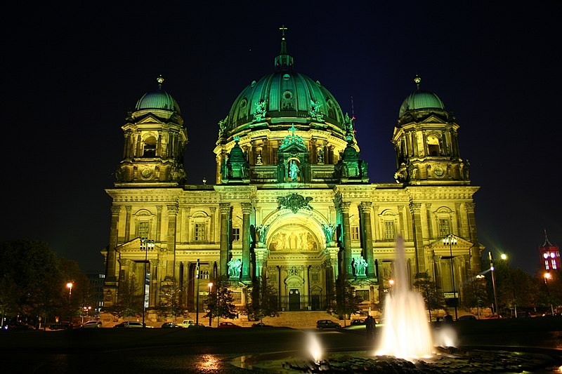 صورة:Berliner Dom Festival of Lights.jpg