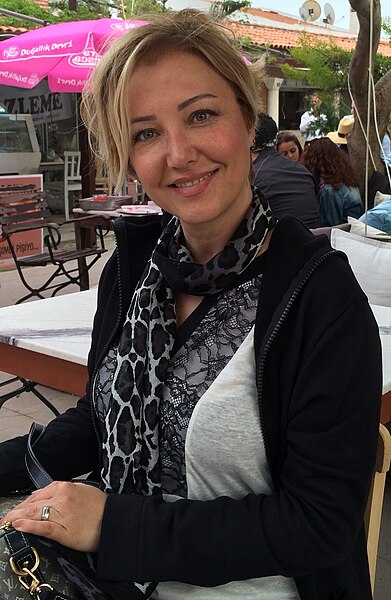 File:Berna Lacin April 2016.JPG