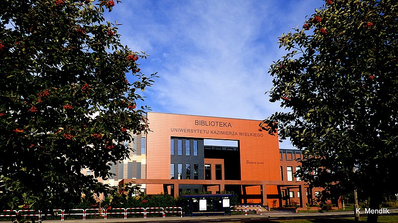 File:Biblioteka Główna Uniwersytetu Kazimierza Wielkiego, ul Karola Szymanowskiego. Bydgoszcz Bielawy. - panoramio (3).jpg