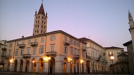 Biella Borgo, piazza Duomo.jpg