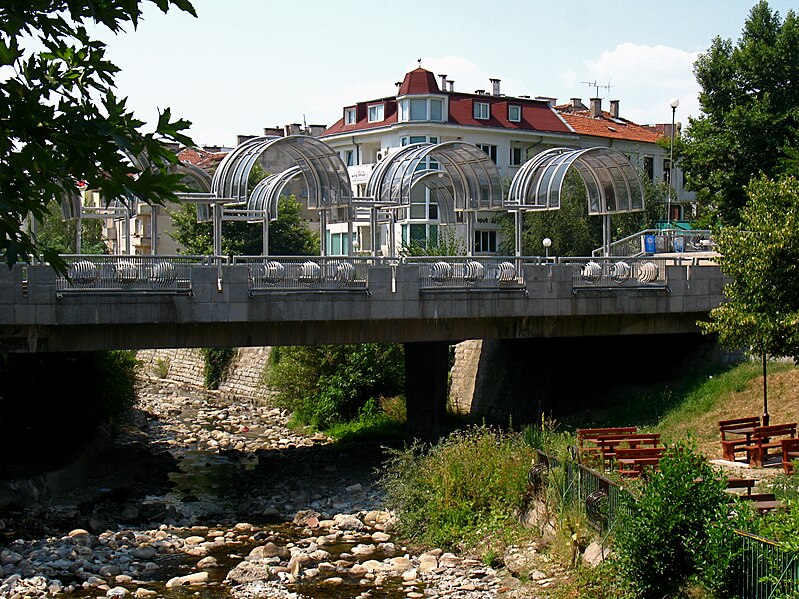 File:Bistritsa-Blagoevgrad.jpg
