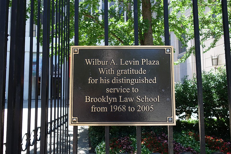 File:Bklyn Boro Hall td (2018-07-07) 35 - Levin Plaza, Brooklyn Law School.jpg