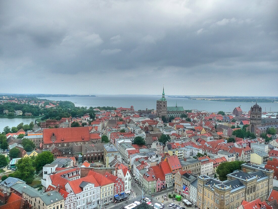 File:Blick ueber Stralsund 2009.jpg