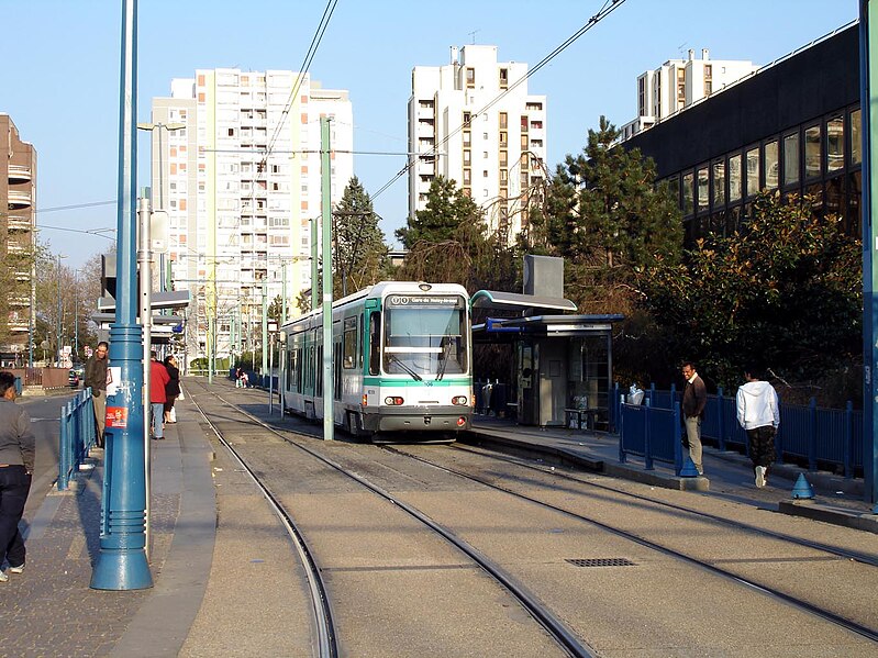 File:Bobigny - T1 station Pablo-Picasso 03.jpg