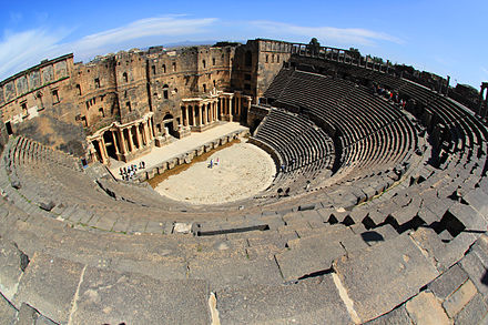 Ancient theater. Римский театр в Босре, Сирия. Босра Сирия амфитеатр. Оранж Римский амфитеатр. Античный театр Рим.