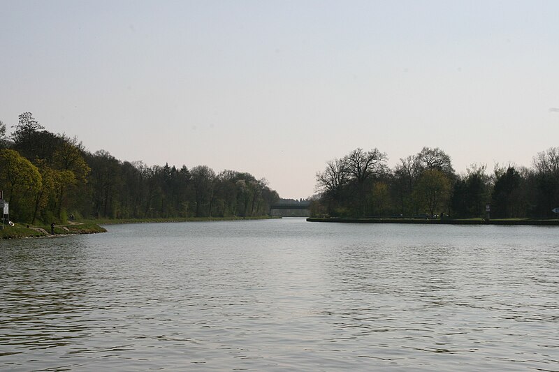 File:Bramsche Mittellandkanal Stichkanal 09.jpg