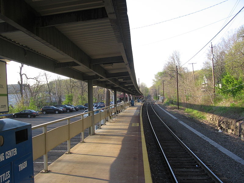 File:Branchville Station platform 005.JPG