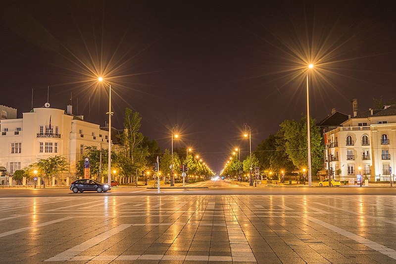 File:Budapest by night - panoramio (9).jpg