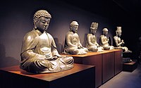 Boeddha-beelden uit Japan, verworven in 1883 op de Internationale Koloniale Handelstentoonstelling in Amsterdam.