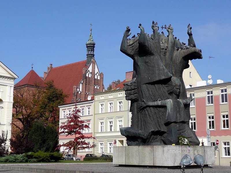 File:Bydgoszcz Stary Rynek1.jpg