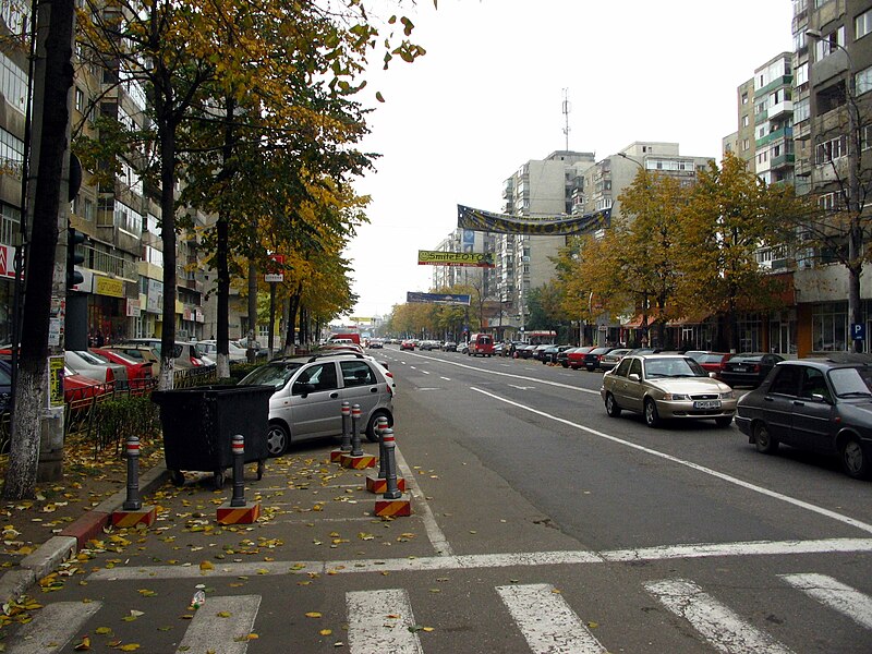 File:Bz unirii street south.jpg