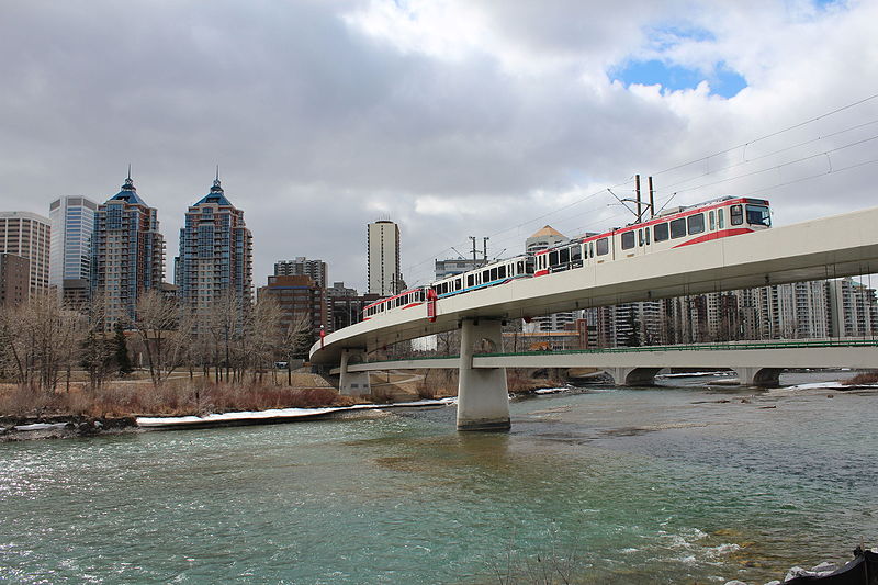 File:Calgary LRT three-car train crossing Bow River northbound (2013).jpg