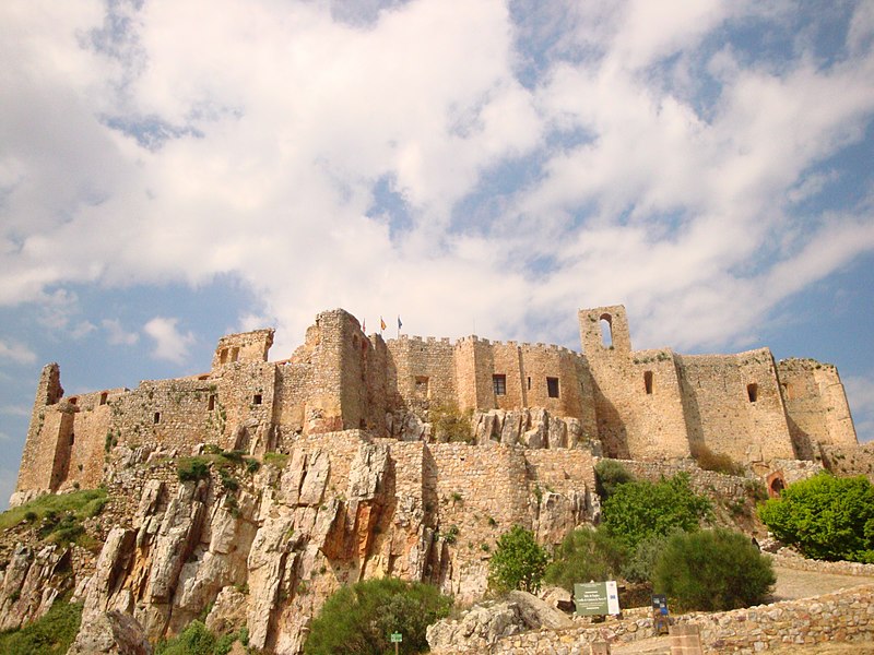 File:Castillo-convento de Calatrava La Nueva.JPG