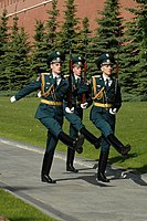 Смена почётного караула из состава роты специального караула Президентского полка в Александровском саду. Москва, 5 июня 2008 года. Время 12:55:47.