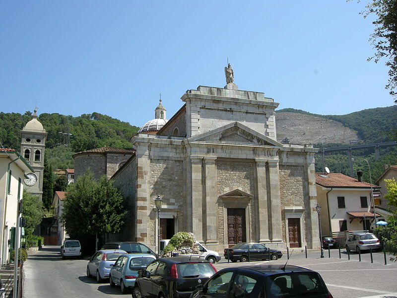 File:Chiesa di Santo Stefano, quiesa 02.JPG