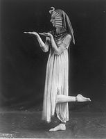 Herečka Madam Désirée Lubovska (Winniefred Foote (1893-1974)) jako Kleopatra