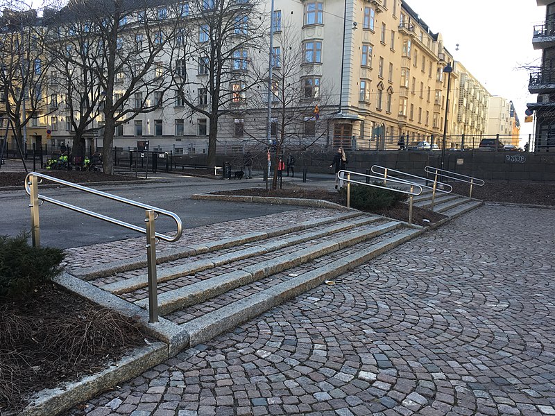 File:Cobblestone steps in park (41437585544).jpg