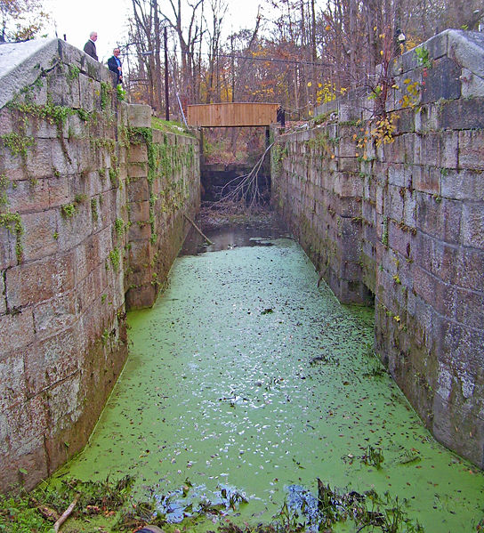 File:D&H Canal lock at High Falls, NY.jpg