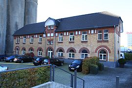 Plange-Mühle Düsseldorf (1906), links Siloanlage (1929)