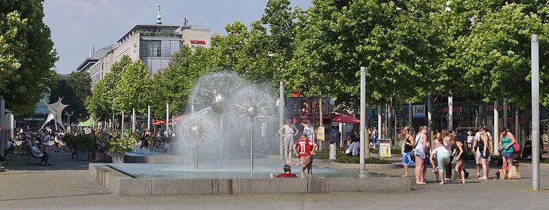 File:DD-Pragerstraße-Sommer-pano.jpg