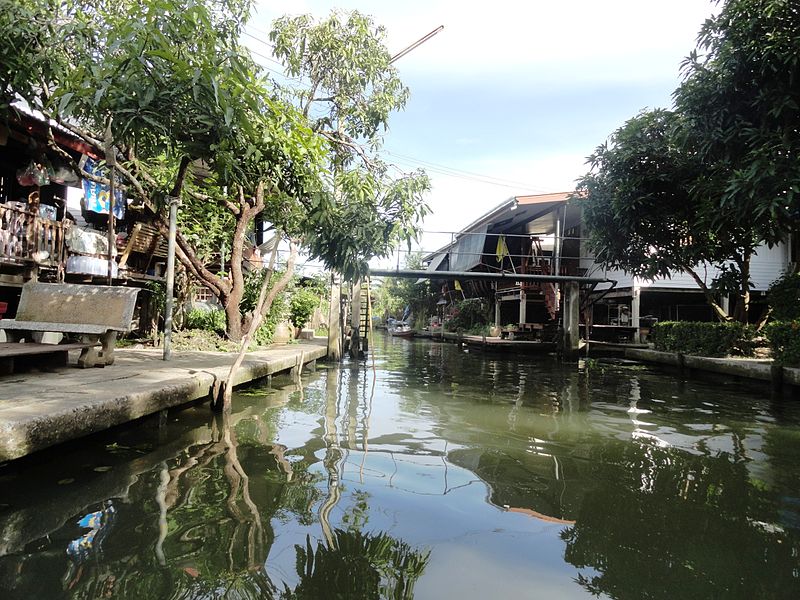 File:Damnoen Saduak Floating Market (7996131510).jpg