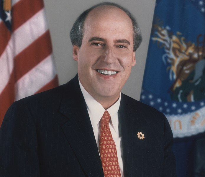 File:Dan Glickman, 26th Secretary of Agriculture, January 1995 - 2001. - Flickr - USDAgov (cropped).jpg