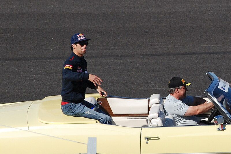 File:Daniel Ricciardo, United States Grand Prix, Austin 2012.jpg