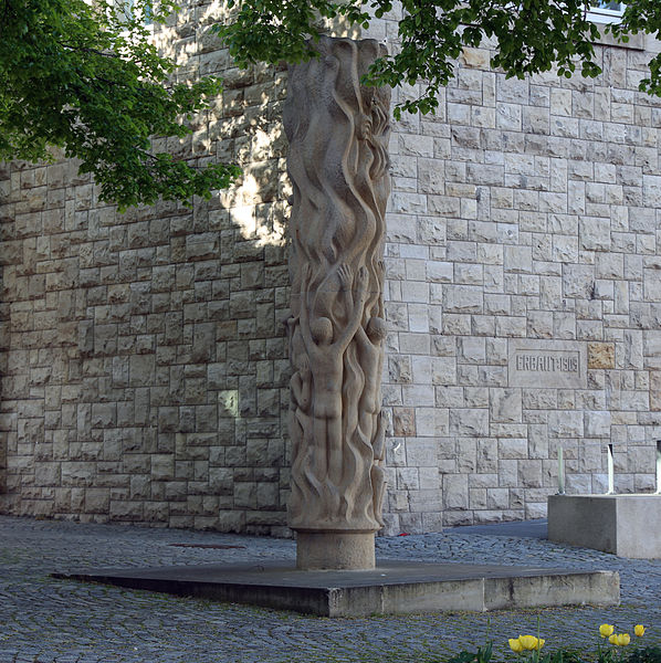 File:Denkmal Bombenangriffe Nordhausen - Mai 2015.JPG