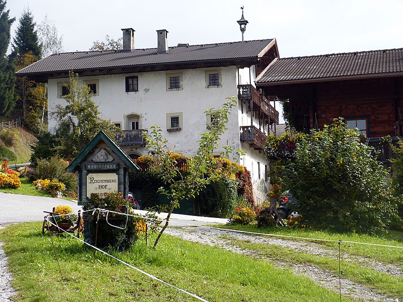 File:Der alte Reichensberghof.JPG