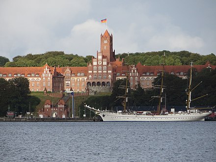 The second Gorch Fock in front of the Naval Academy Mürwik (Red Castle) in 2015