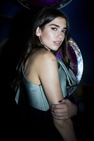 File:Dua Lipa Sommarkrysset.jpg