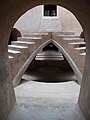 L'escalier de la mosquée souterraine (Masjid Bawahtanah), quartier de Taman Sari