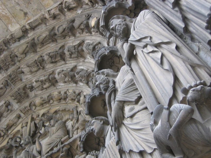 File:Esculturas de Chartres 1.JPG