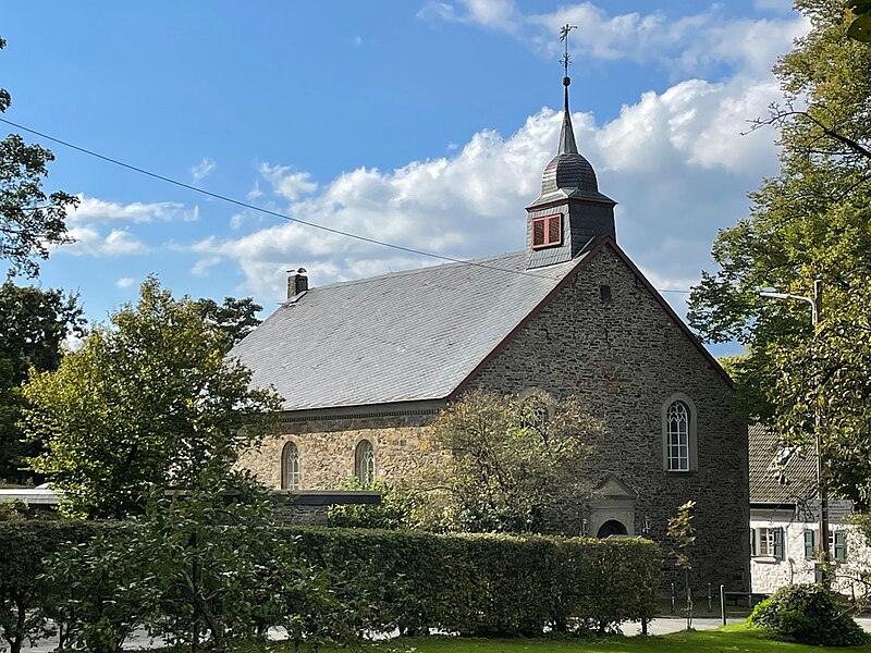 Datei:Ev. Waldkirche Linnep.jpg