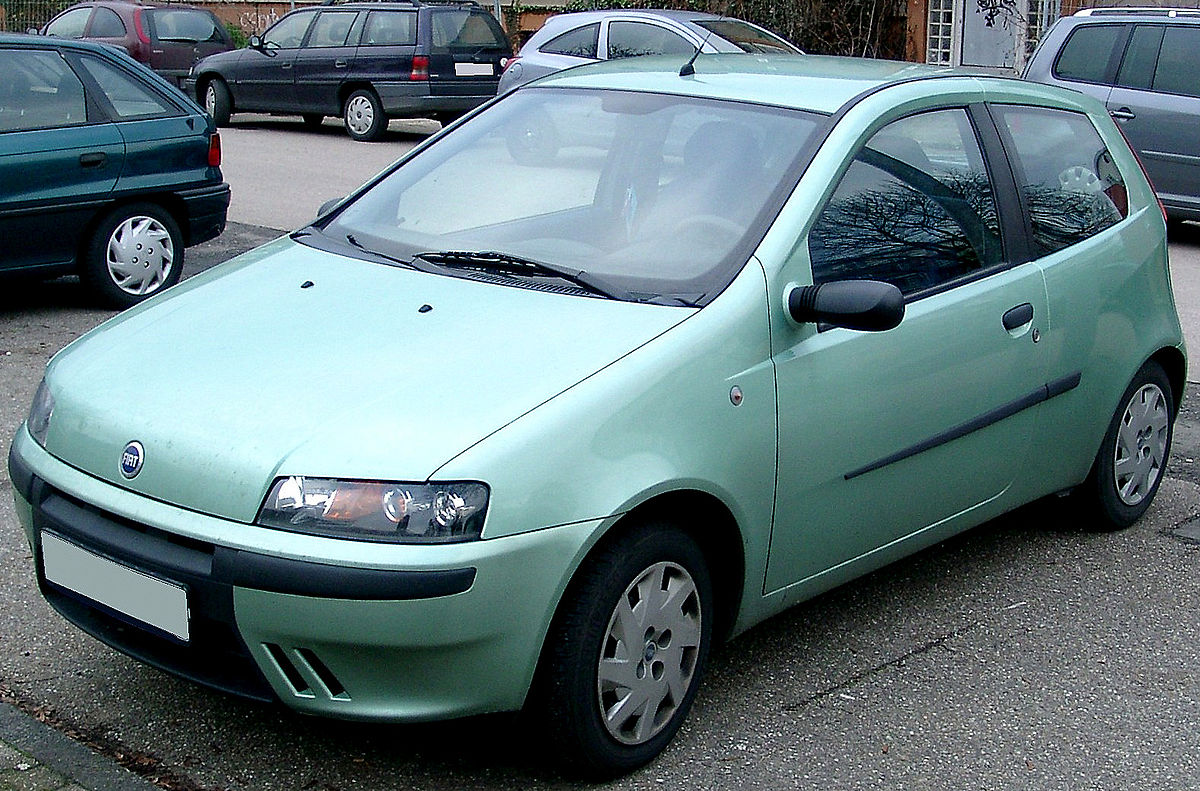 File:Fiat Punto front 20071212.jpg - Wikipedia