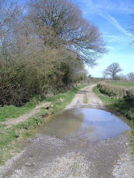 File:Ford, at Court Farm, Hullavington - geograph.org.uk - 390286.jpg