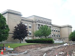 Former Niagara Falls High School Jun 09.JPG