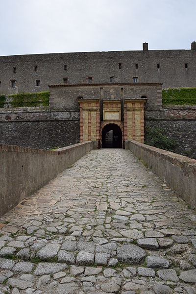 File:Fort de Bellegarde013.JPG