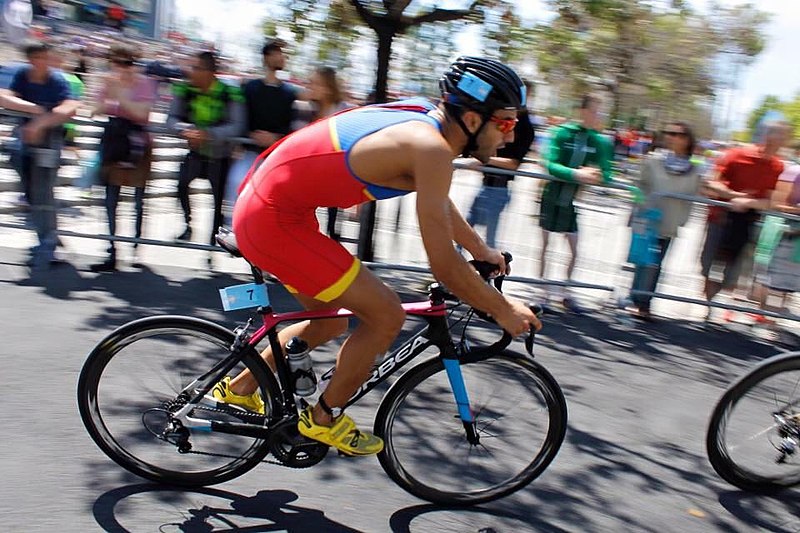 File:Francesc Godoy Mulet en Bici.jpg