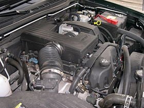 GMC Canyon Vortec 3500 engine.jpg