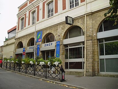 How to get to Gare De Courbevoie with public transit - About the place