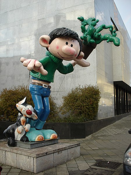 File:Gaston Lagaffe statue no sticker.jpg