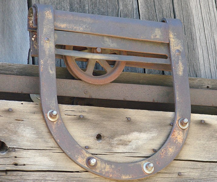 File:Gillman Ranch, Barn Door 5-2012 (7414699686).jpg