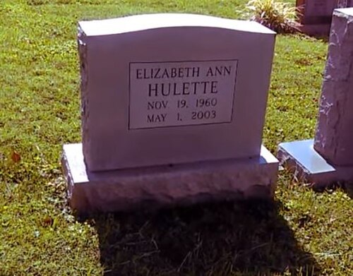 Hulette's grave