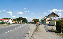 Oßniger Dorfstraße in Neuhausen
