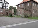 Bruchsteineinfriedung