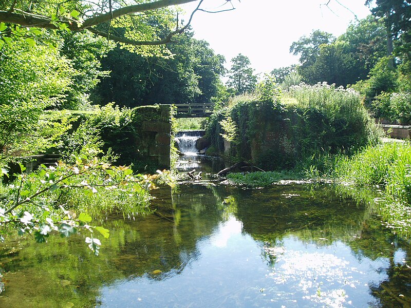 File:HaverholmeLockSleafordNavigation.JPG