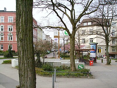 Heimfeld Hamburg S-Bahn station entrance.jpg